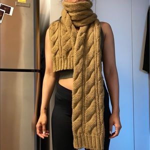 Michael Kors Knitted Scarf in Camel